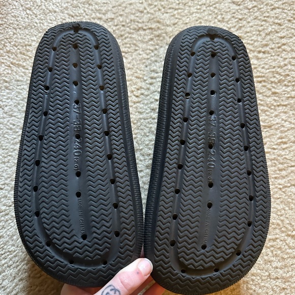 Gypsy Jazz Foam Slides - Picture 2 of 3